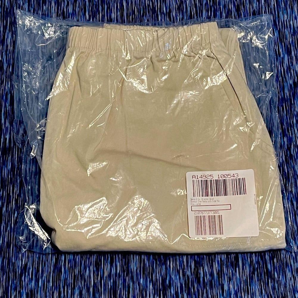 Women’s large Khaki stretch crop pants from Denim & Co. with side pocket